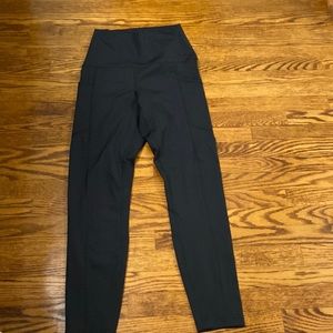 Yogalicious Lux- Cropped Pocket Leggings